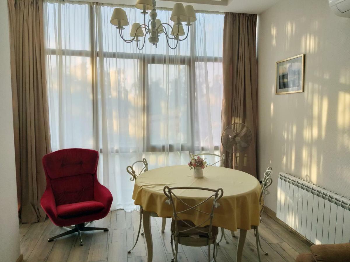 Boulevard Apartment Batumi Luaran gambar